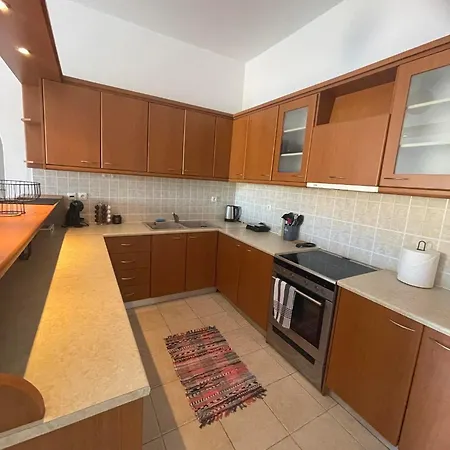Sofianna's Oasis Apartment